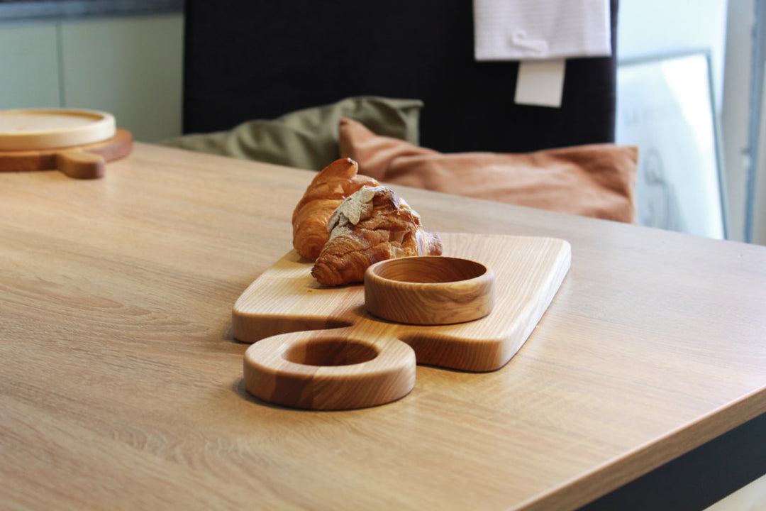 Luxury-wooden-serving-tray-stylish-and-functional