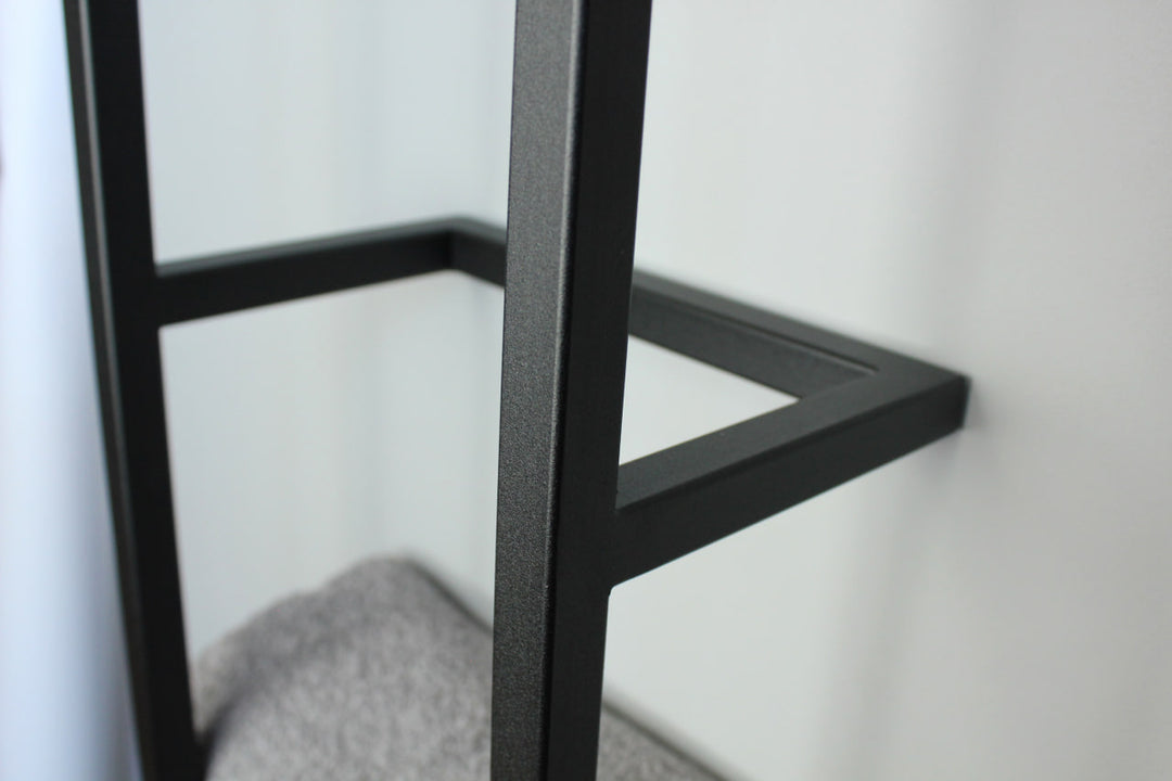 Minimalist-Wall-Mounted-Bathroom-Shelf-Stylish-metal-shelf for-bathroom-storage-and-decor