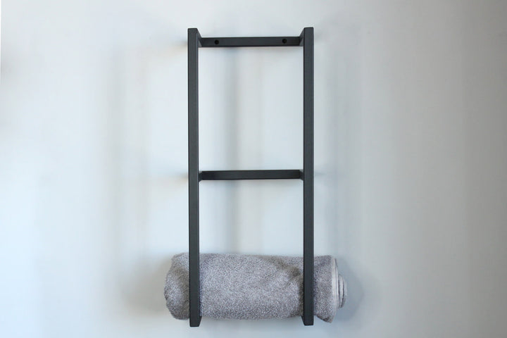 Minimalist-Wall-Mounted-Bathroom-Shelf-Stylish-metal-shelf for-bathroom-storage-and-decor