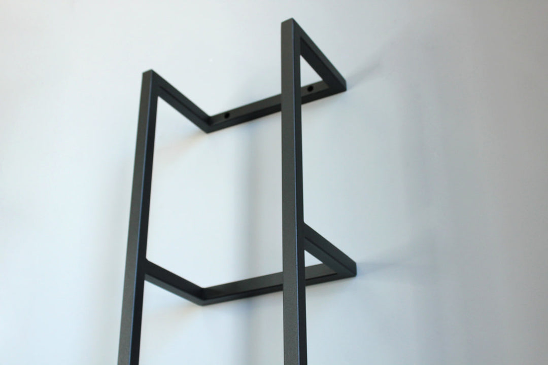 Minimalist-Wall-Mounted-Bathroom-Shelf-Stylish-metal-shelf for-bathroom-storage-and-decor