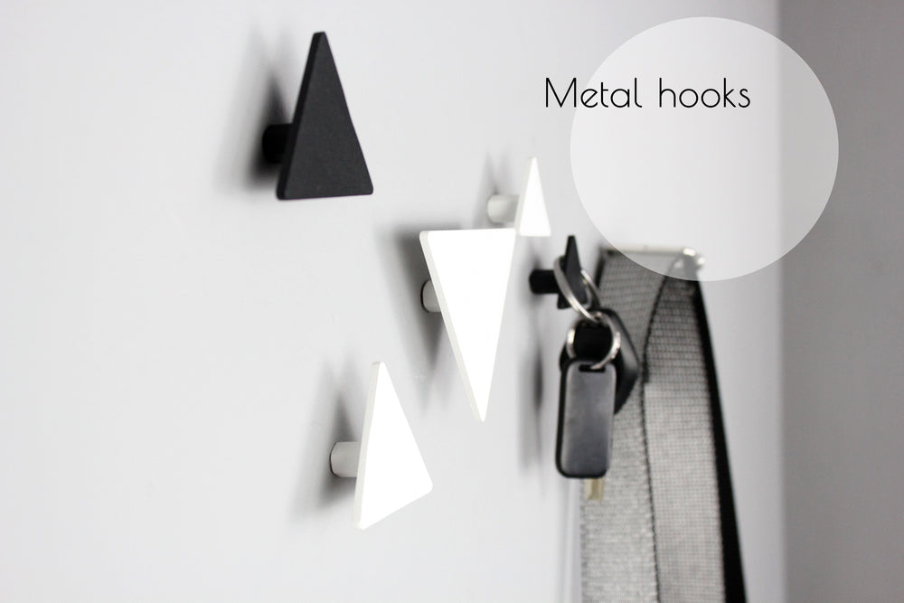 Metal-wall-hooks-that-combine-aesthetics-and-practicality-for-an-organized-space