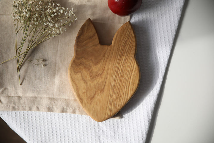 Safe-wooden-plate-for-baby's-first-meals