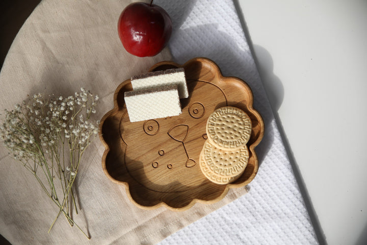 Durable-and-safe-wooden-dish-for-kids