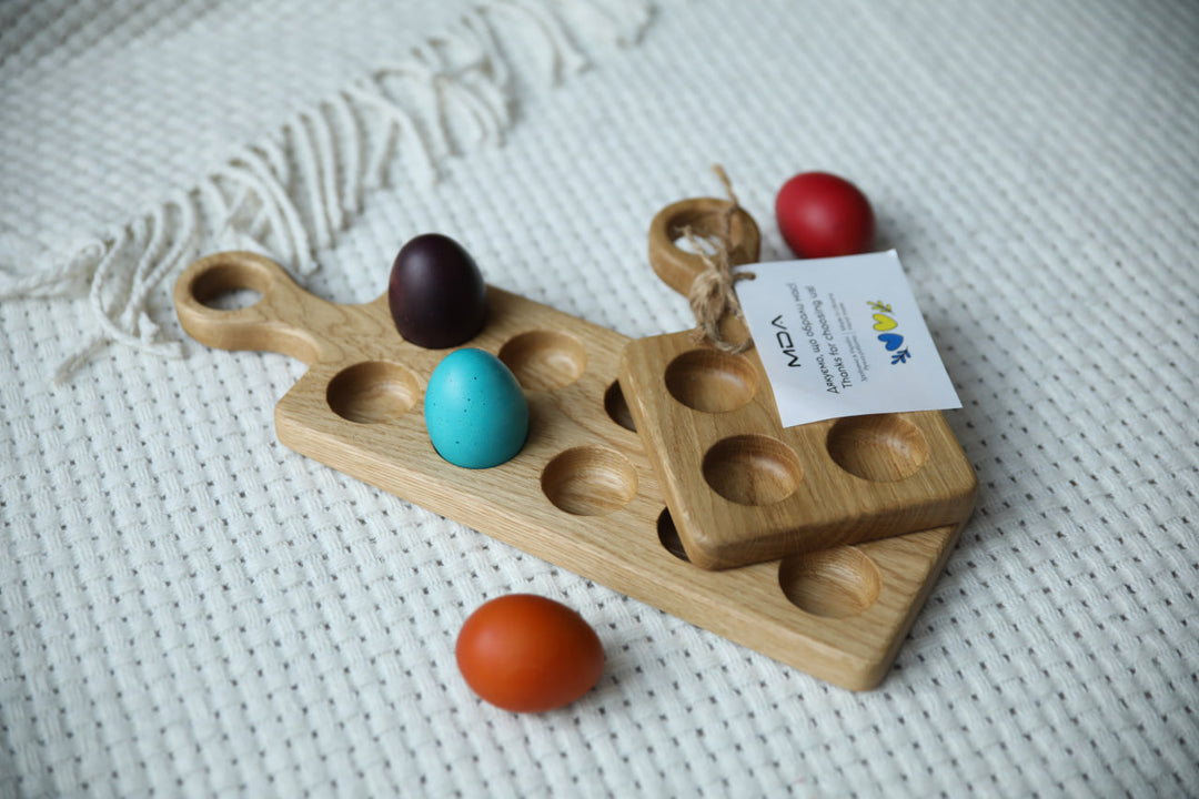 Stand for 4 Easter eggs “Square” with handle