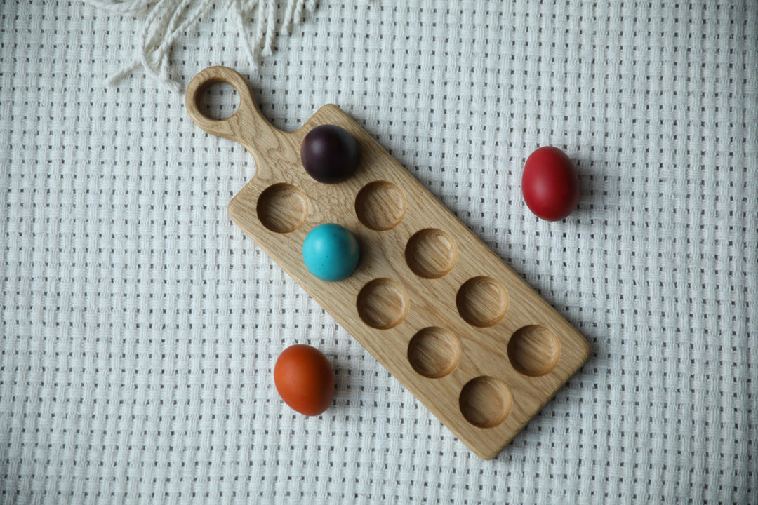 Stand for 4 Easter eggs “Square” with handle