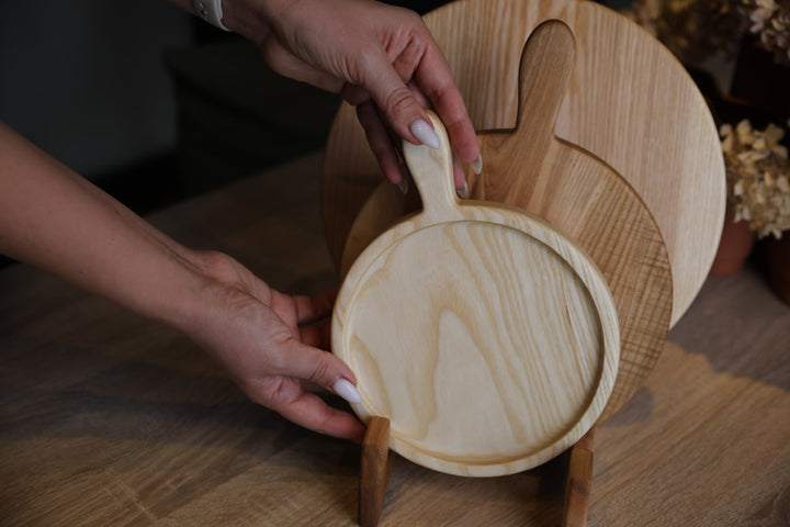 Reversible-wooden-cutting-board-versatile-and-stylish