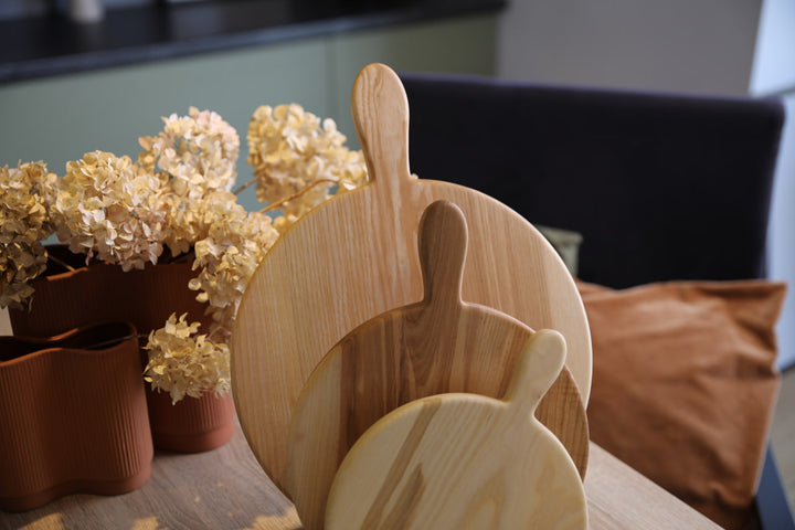 Reversible-wooden-cutting-board-versatile-and-stylish
